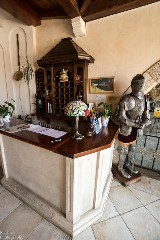 Hostal Restaurante El Castillo Olmillos de Sasamón Esterno foto